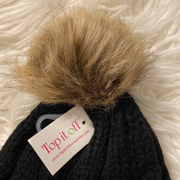 Top it off winter hat brand new with tags - Picture 2 of 4